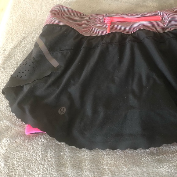 Lululemon skort - Picture 3 of 5